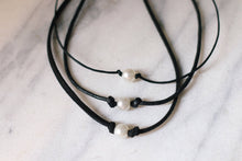 Load image into Gallery viewer, Vegan Pearl Cotton Choker Necklace