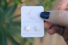 Load image into Gallery viewer, Mother of pearl star earring studs