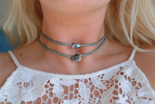 Load image into Gallery viewer, Beautiful hand beaded abalone shell necklace