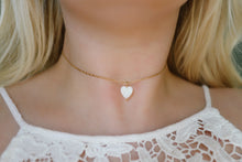 Load image into Gallery viewer, Mother of pearl heart chain choker necklace