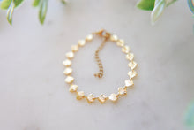 Load image into Gallery viewer, Dainty Gold Sea Shell Chain Bracelet