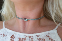 Load image into Gallery viewer, Beautiful hand beaded abalone shell necklace