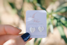 Load image into Gallery viewer, Mother of pearl heart earring studs