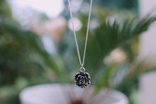Load image into Gallery viewer, Dainty Rose Bud Necklace