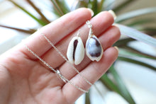 Load image into Gallery viewer, Dainty Cowrie Sea Shell Necklace