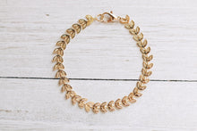 Load image into Gallery viewer, Golden Leaf Chain Bracelet