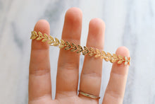Load image into Gallery viewer, Golden Leaf Chain Bracelet