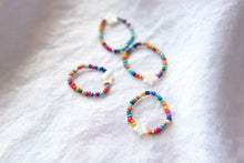 Load image into Gallery viewer, Rainbow seed beaded Star shell rings