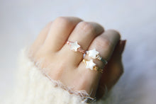 Load image into Gallery viewer, Mini wire wrapped mother of pearl star rings