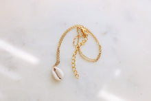 Load image into Gallery viewer, Dainty Cowrie Sea Shell Choker Necklace
