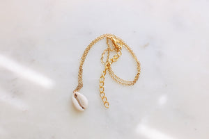 Dainty Cowrie Sea Shell Choker Necklace