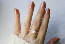 Load image into Gallery viewer, Mini wire wrapped mother of pearl star rings